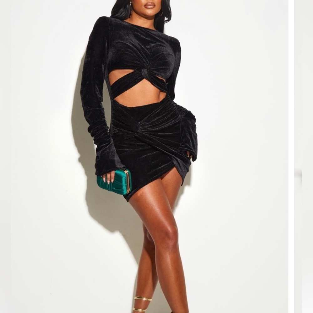 PLT Black Velvet Twisted Cut Out Detail Ruched Sleeve
Bodycon Dress